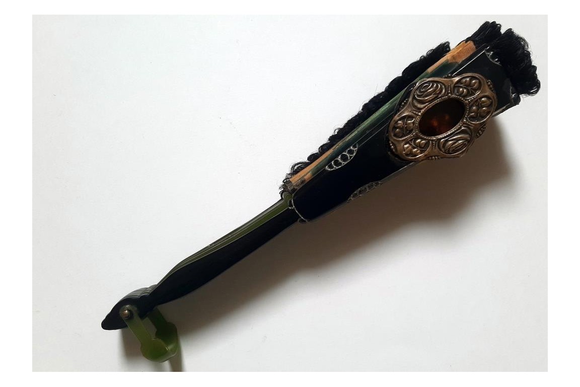 Roses et perles vertes, éventail vers 1924-25