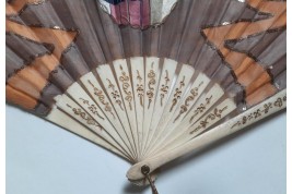 L'élégante à la mode, éventail vers 1920-28