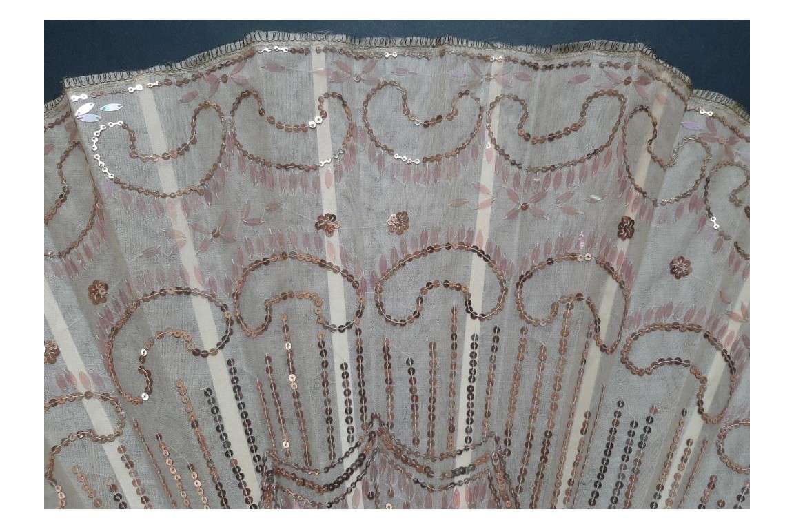 Grand ballon rose, éventail vers 1920-25