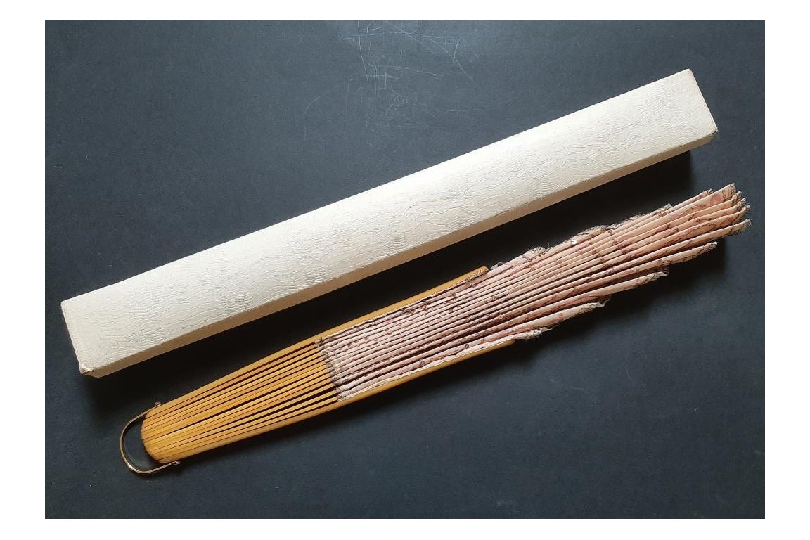 Grand ballon rose, éventail vers 1920-25