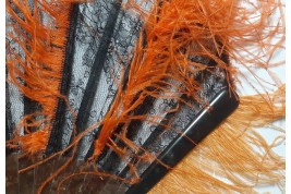 Parure orange et noire, éventail et sac vers 1921