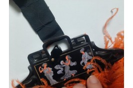 Parure orange et noire, éventail et sac vers 1921