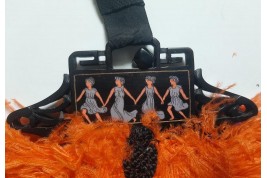 Parure orange et noire, éventail et sac vers 1921