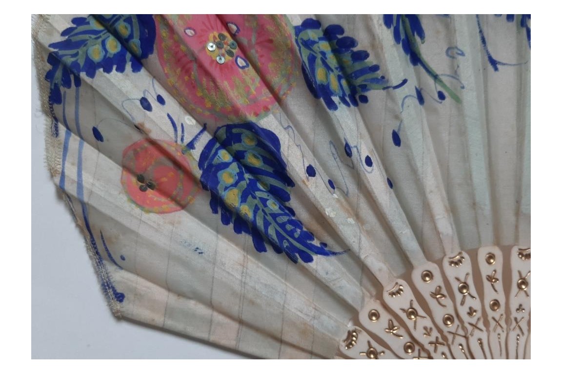 Pink flowers, Art deco fan