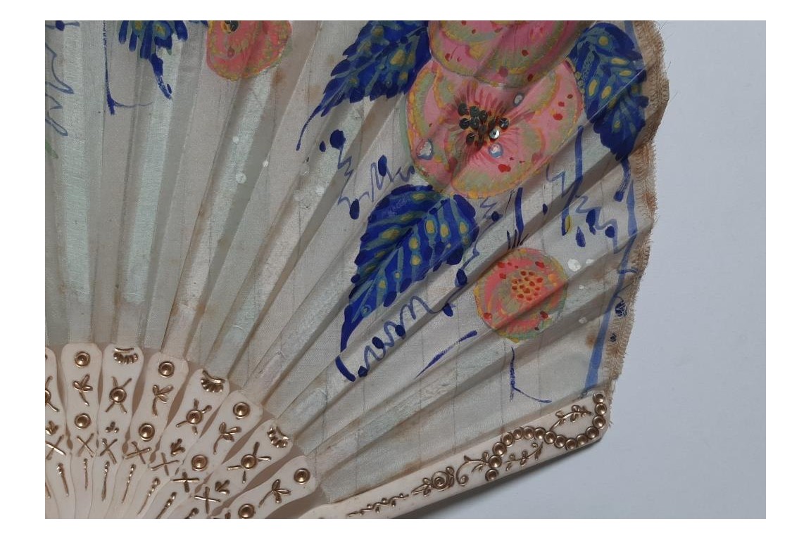 Pink flowers, Art deco fan