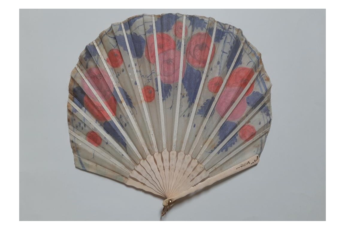 Pink flowers, Art deco fan