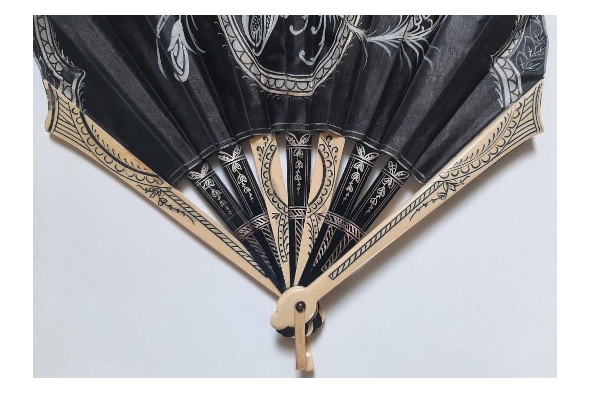 Art déco noir et blanc, éventail vers 1925