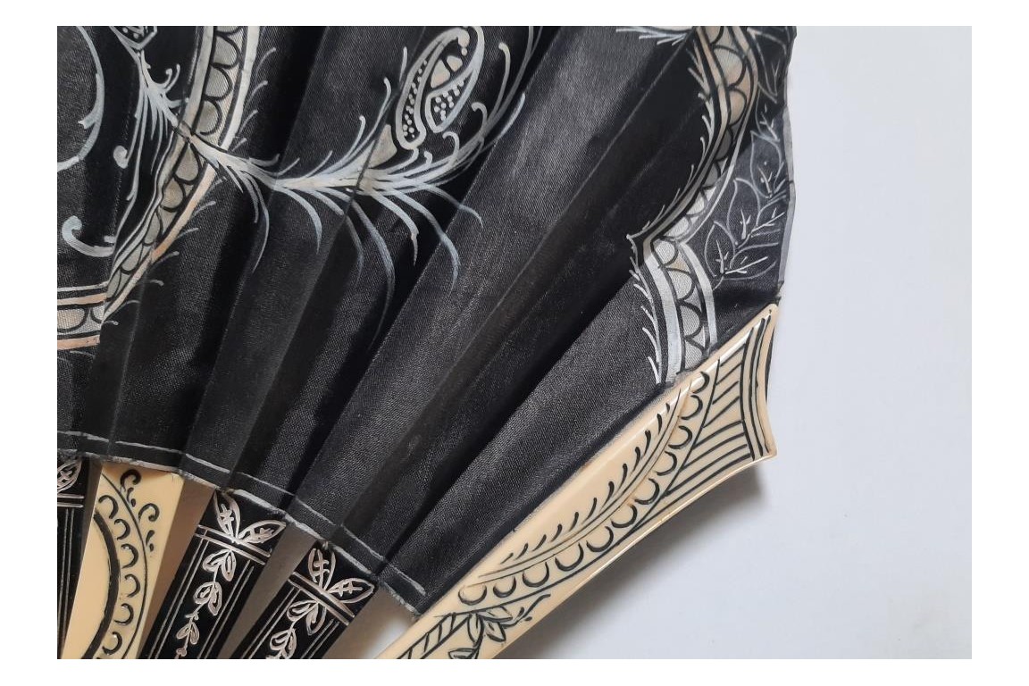 Art déco noir et blanc, éventail vers 1925