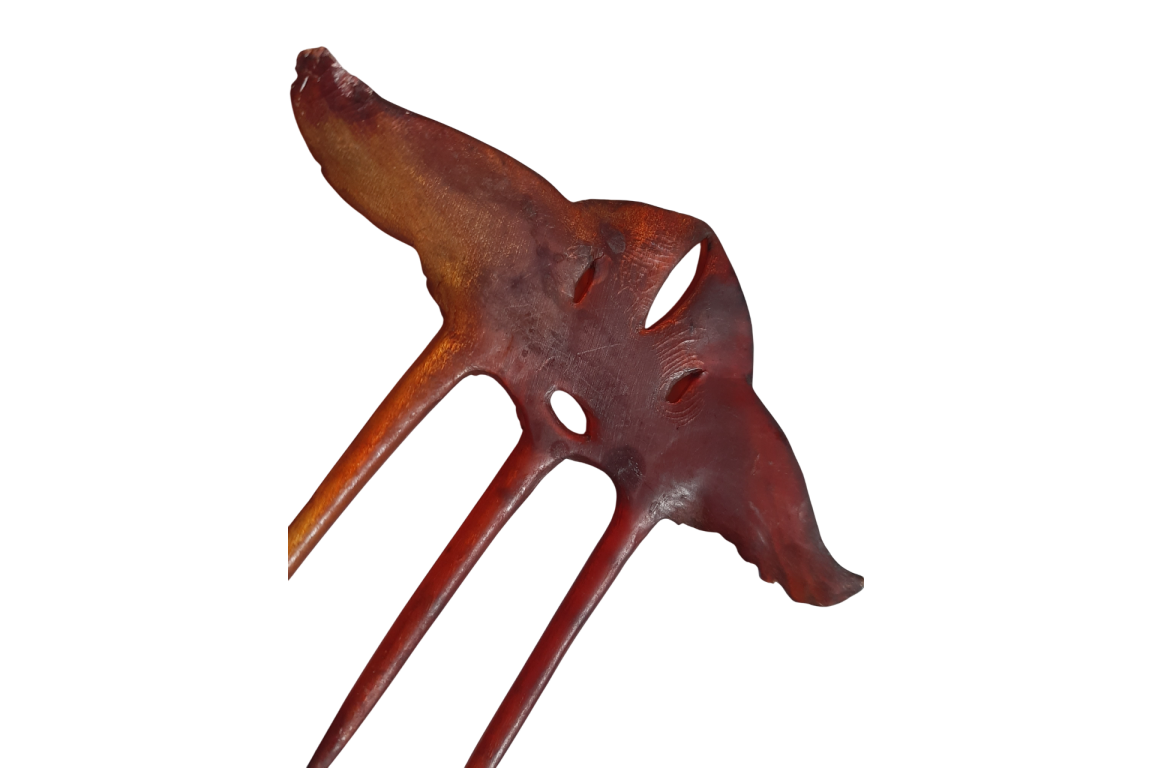 Heron, Art Nouveau comb