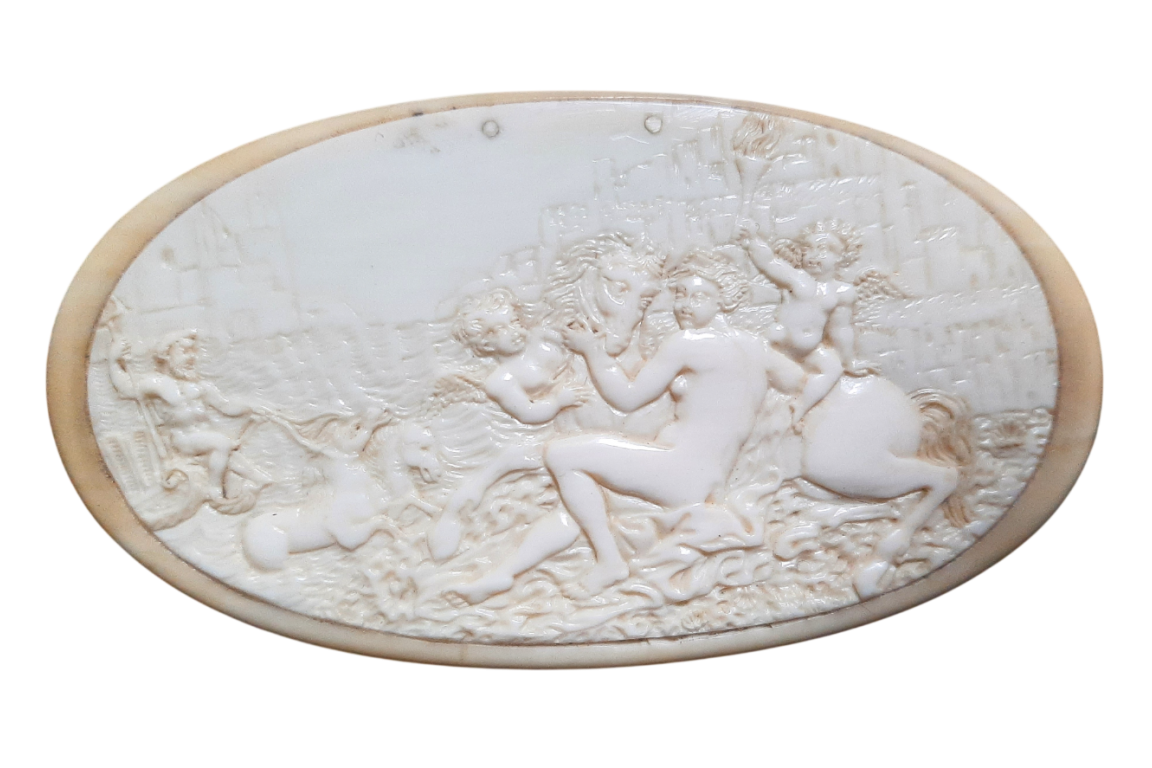 The horses of Poseidon and Amphitrite, 18th-century snuffbox