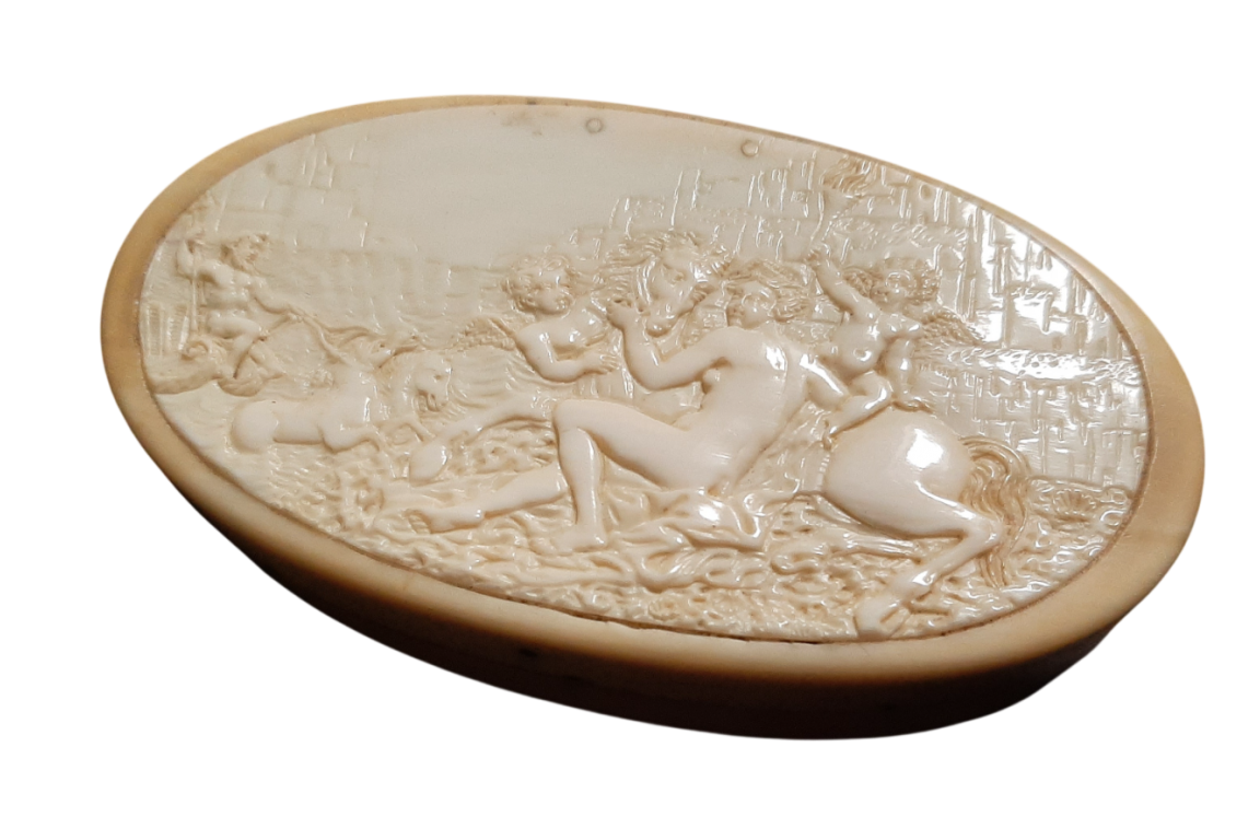 The horses of Poseidon and Amphitrite, 18th-century snuffbox