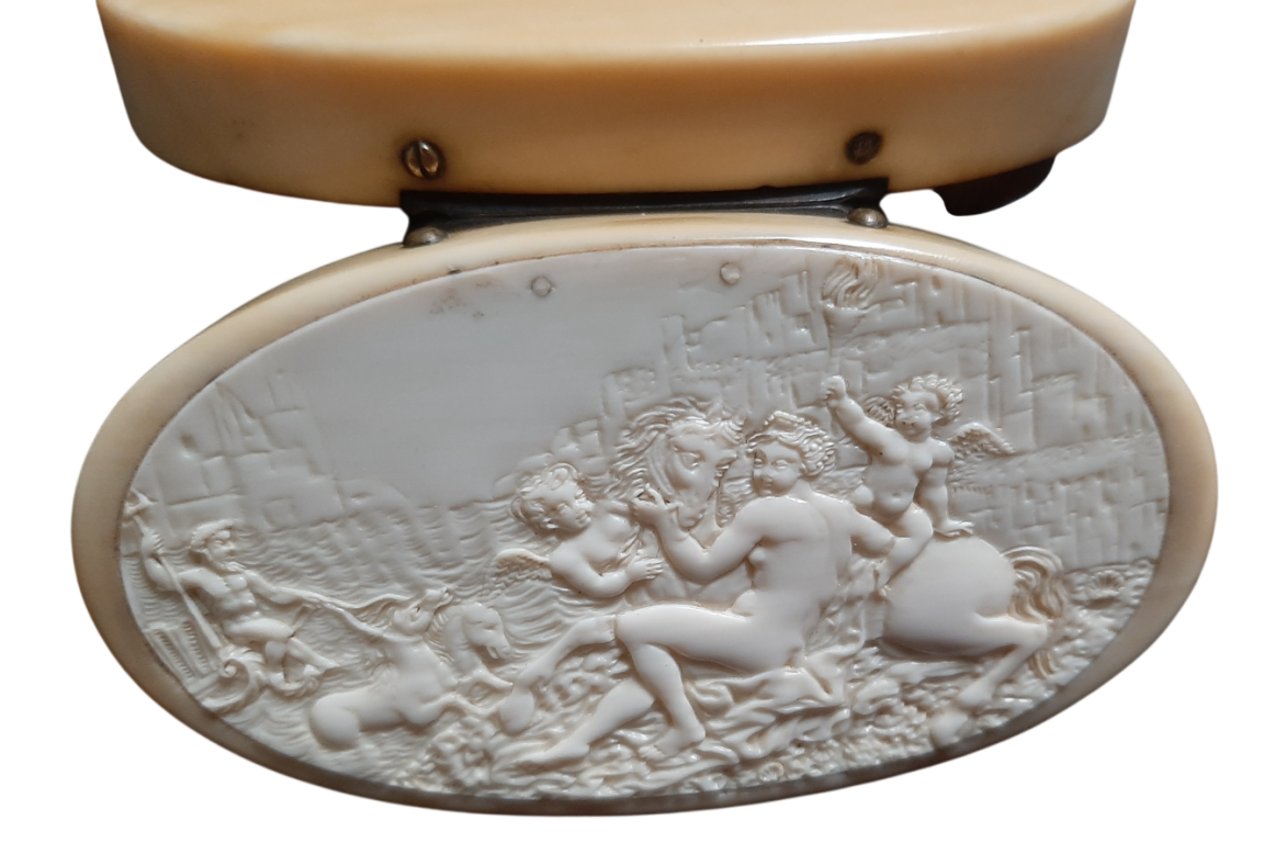 The horses of Poseidon and Amphitrite, 18th-century snuffbox