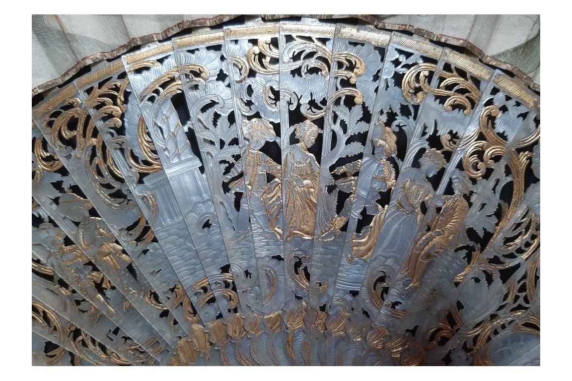 La reconnaissance d'Iphigénie pour une biche, éventail vers 1750