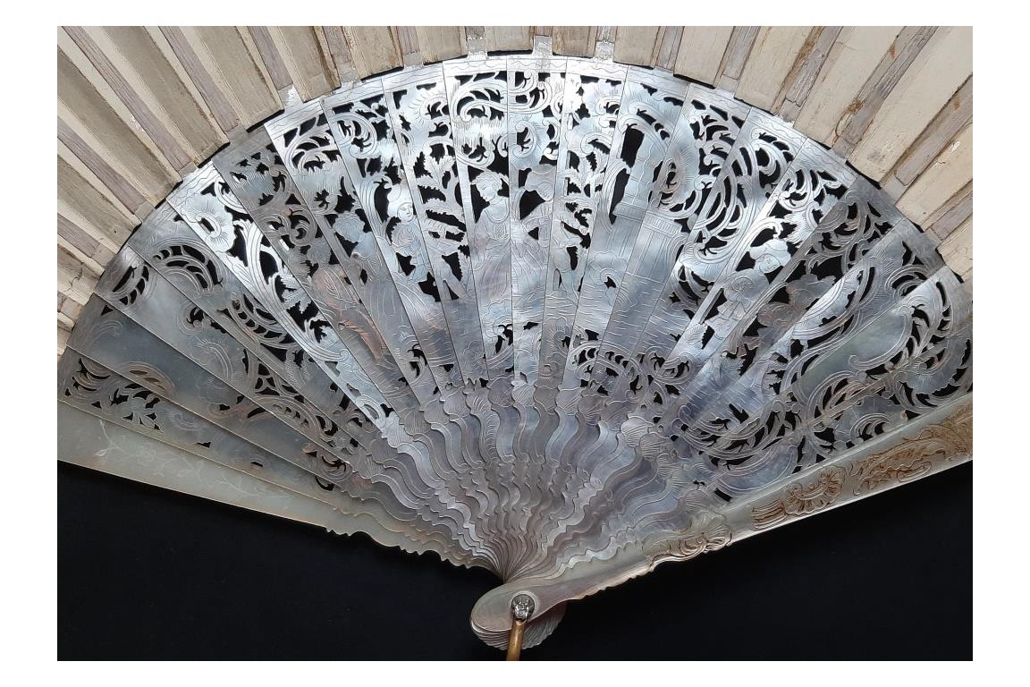 La reconnaissance d'Iphigénie pour une biche, éventail vers 1750