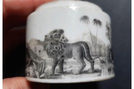 Pommade du Lion, parfumeur Gellé Frères à Paris, vers 1830