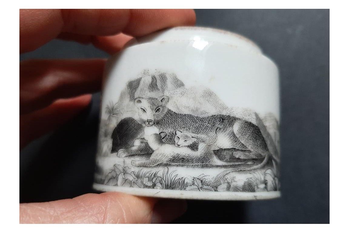 Pommade du Lion, parfumeur Gellé Frères à Paris, vers 1830