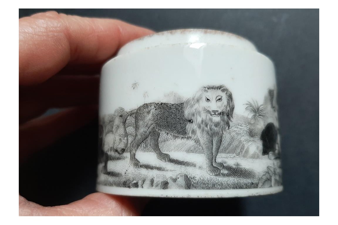 Pommade du Lion, parfumeur Gellé Frères à Paris, vers 1830