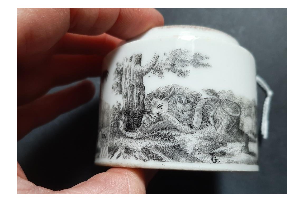 Pommade du Lion, parfumeur Gellé Frères à Paris, vers 1830