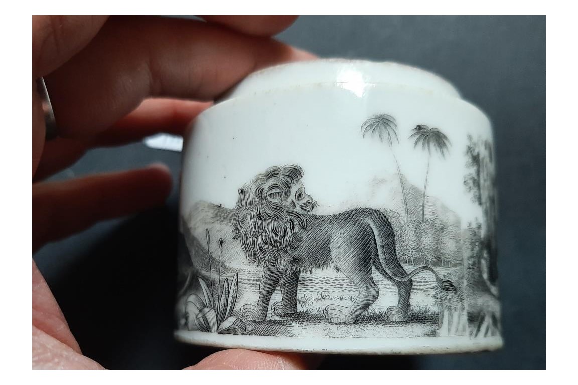 Pommade du Lion, parfumeur Gellé Frères à Paris, vers 1830