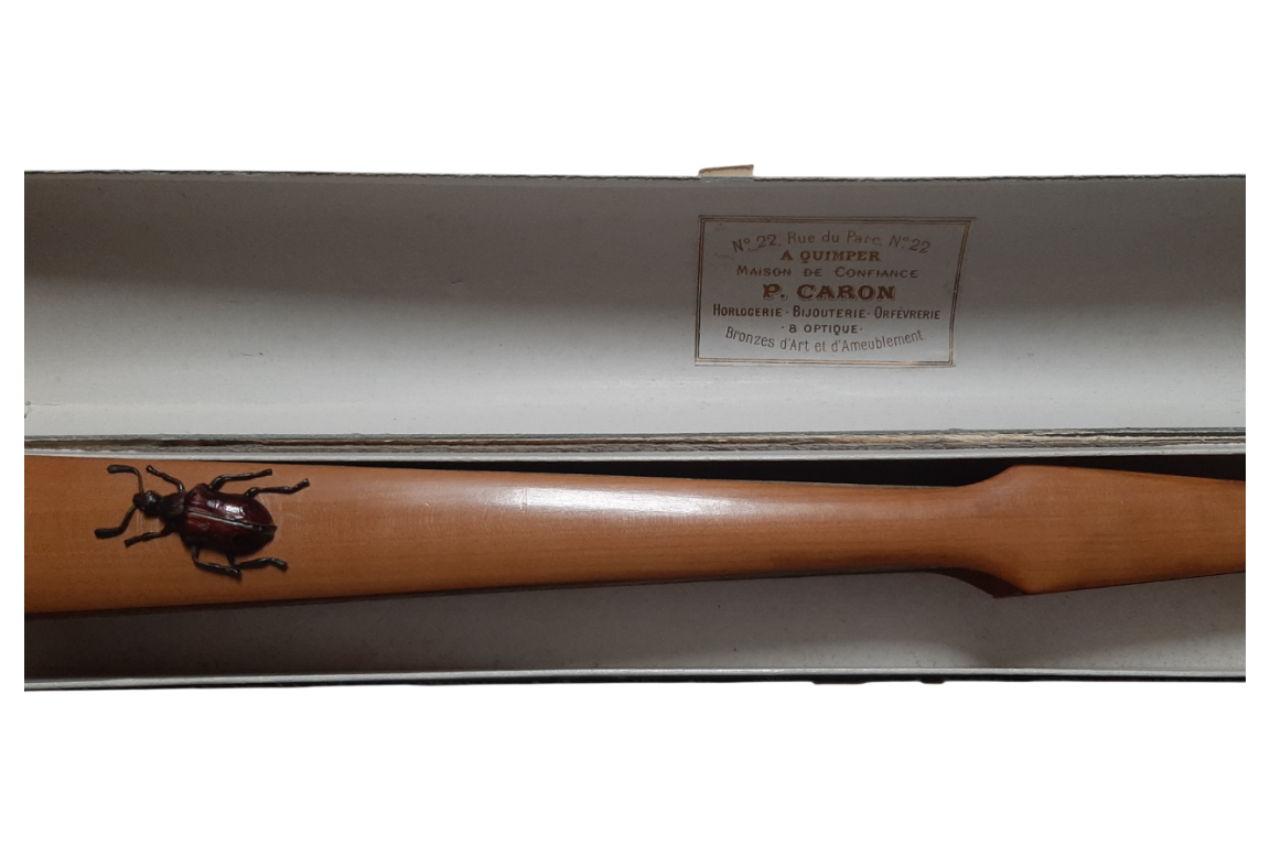 Oiseaux et insectes, éventail fin XIXe siècle