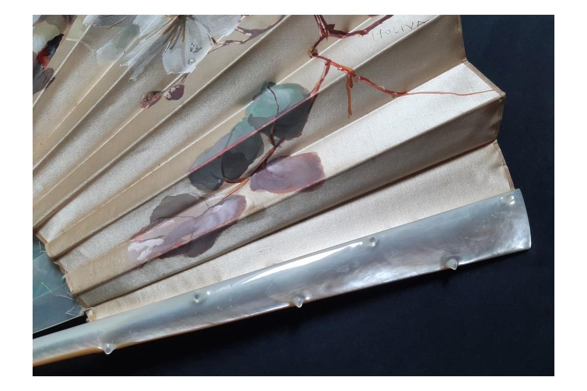 Small chickadees, late 19th century fan