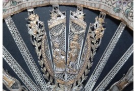 Nice birds, fan circa 1775