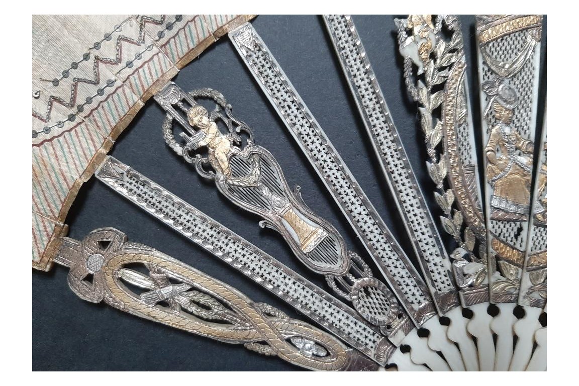 Nice birds, fan circa 1775