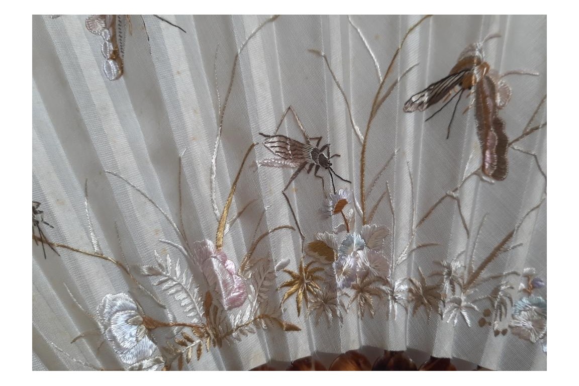 Papillons et cigales, éventail chinois XIXe siècle