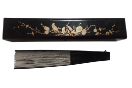 Papillons et cigales, éventail chinois XIXe siècle