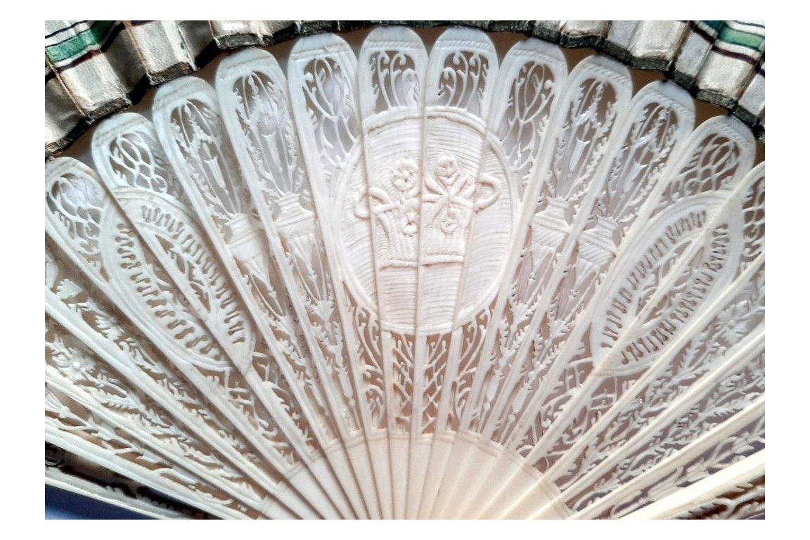 PIazza San Pietro, Grand Tour fan, circa 1790