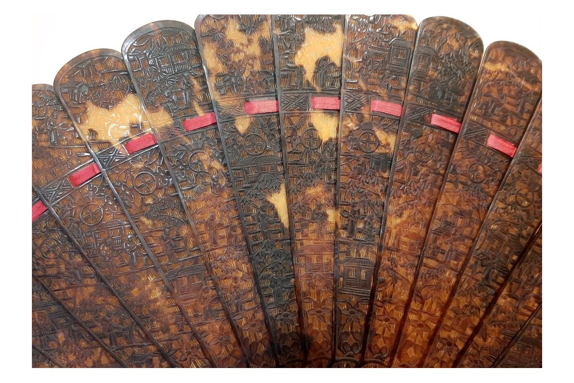 Chinese tortoisehell, 19th century fan