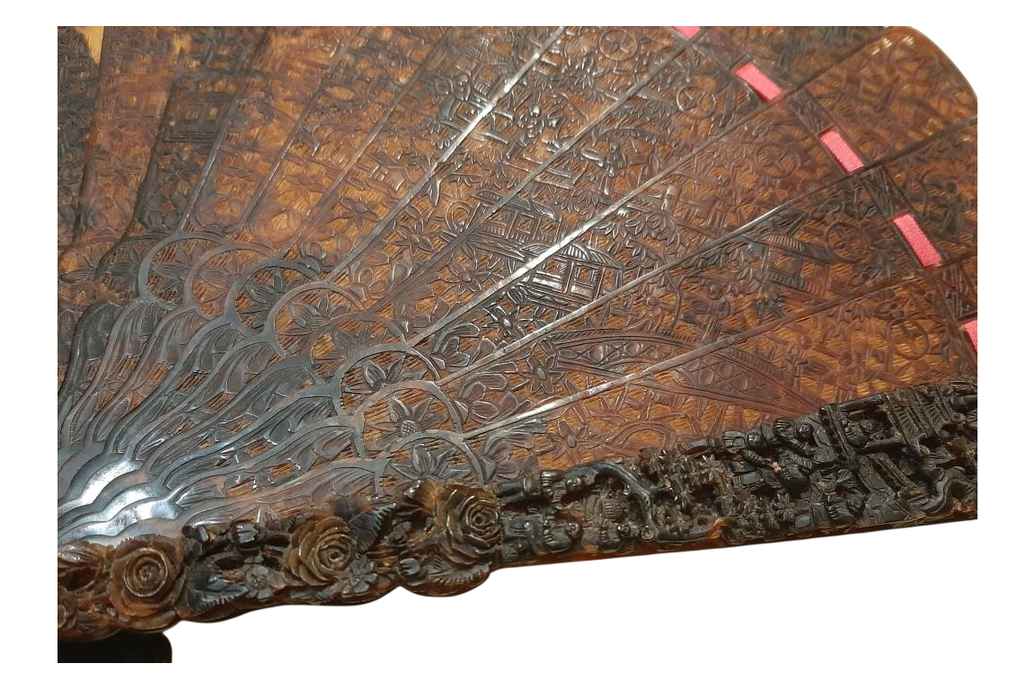 Chinese tortoisehell, 19th century fan