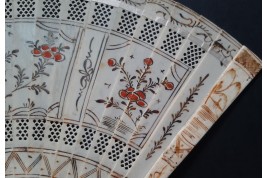 Fleurs rouges, éventail Chine, vers 1700