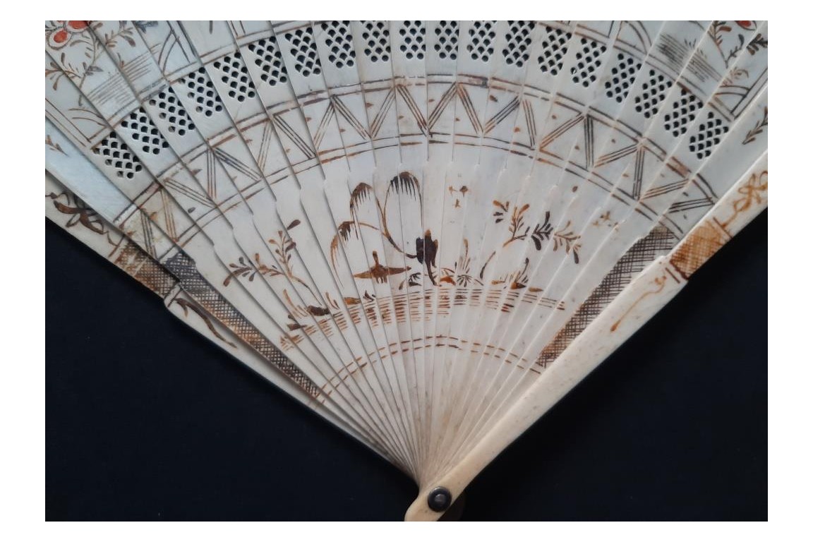 Red flowers, fa,  from China, circa 1700