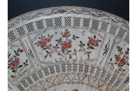 Red flowers, fa,  from China, circa 1700