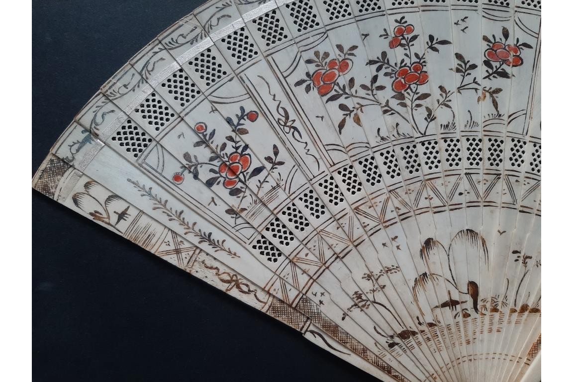 Red flowers, fa,  from China, circa 1700