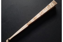 Fleurs rouges, éventail Chine, vers 1700