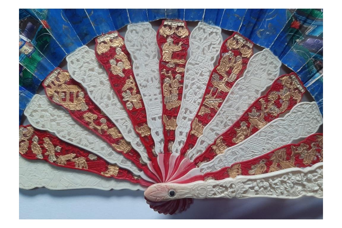 Red fox, 19th century Chinese fan, for child ?