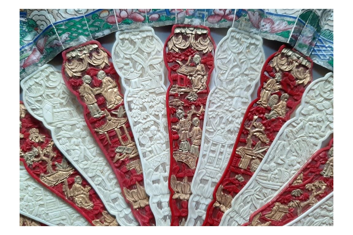 Red fox, 19th century Chinese fan, for child ?
