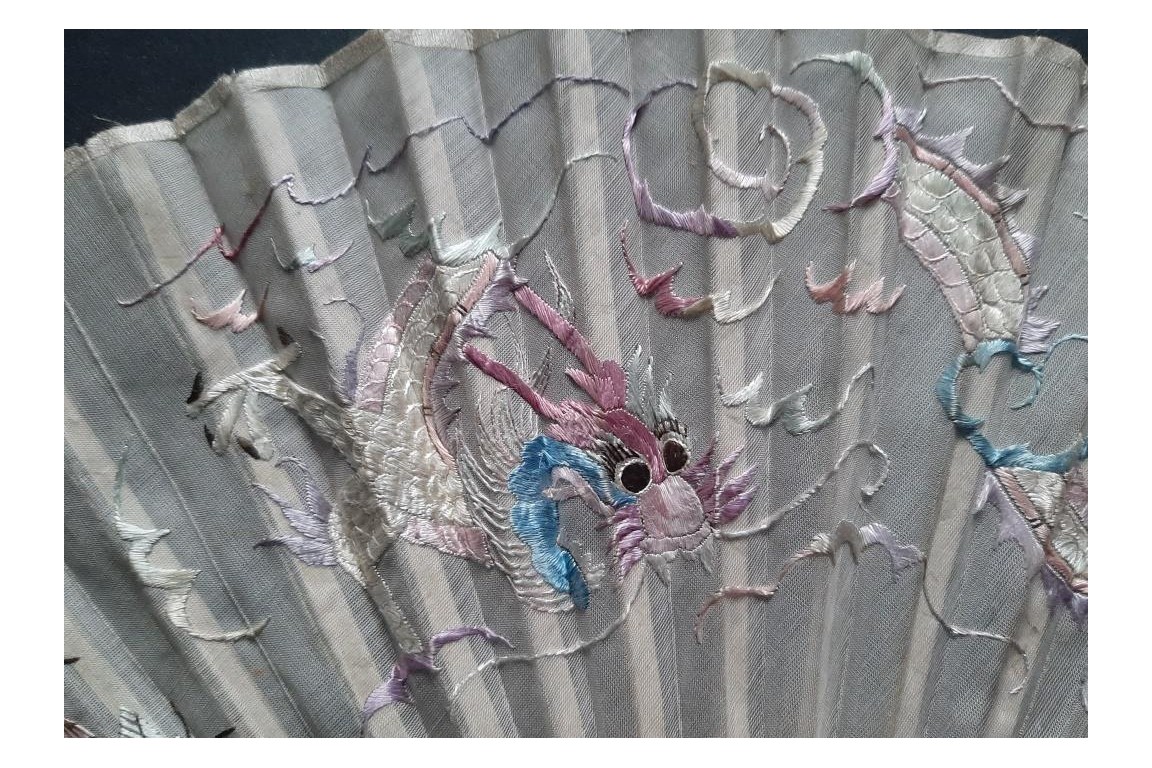 Dragon, fan from China, 19th century