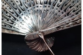 Dragon, fan from China, 19th century