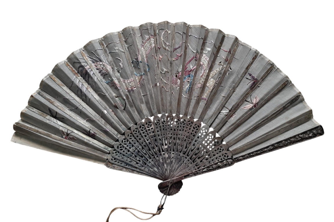 Dragon, fan from China, 19th century