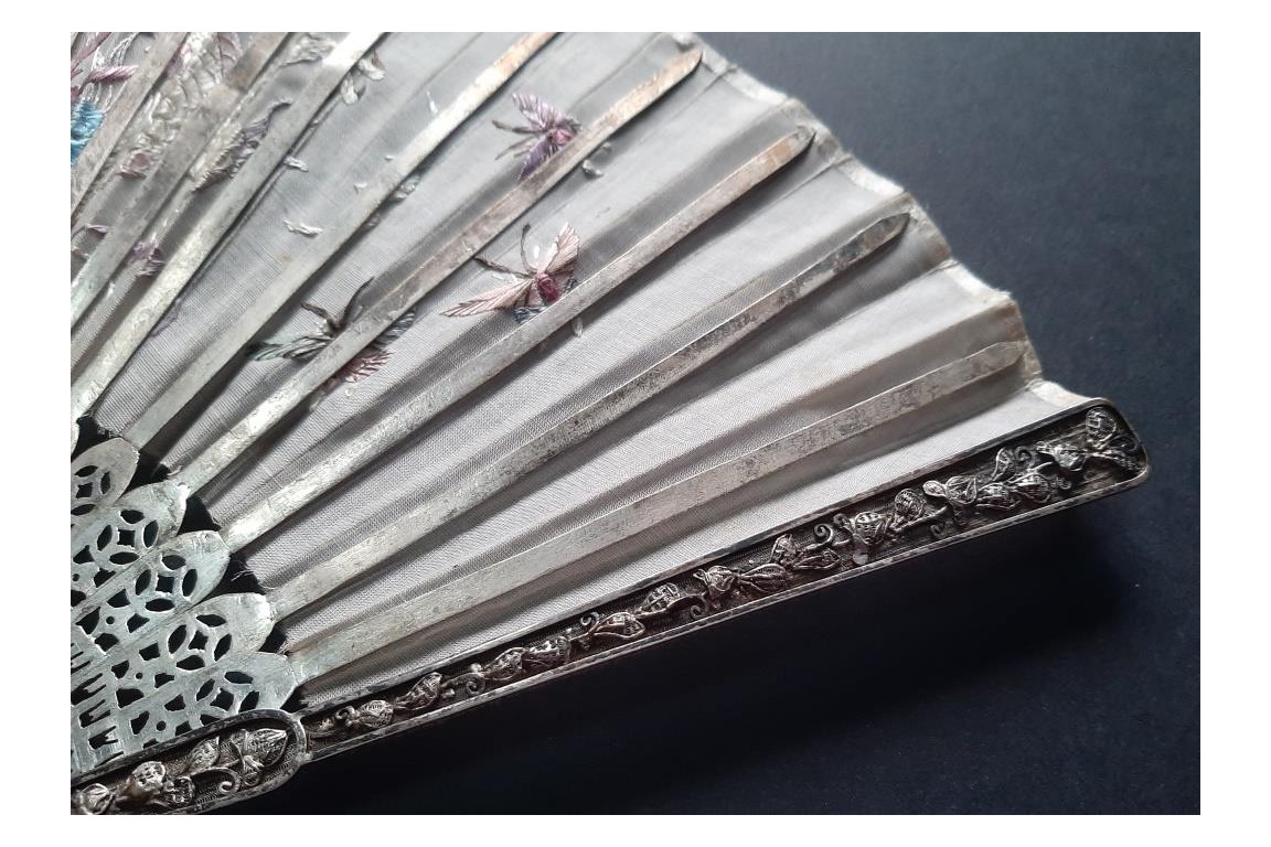 Dragon, fan from China, 19th century