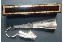 Dragon, fan from China, 19th century