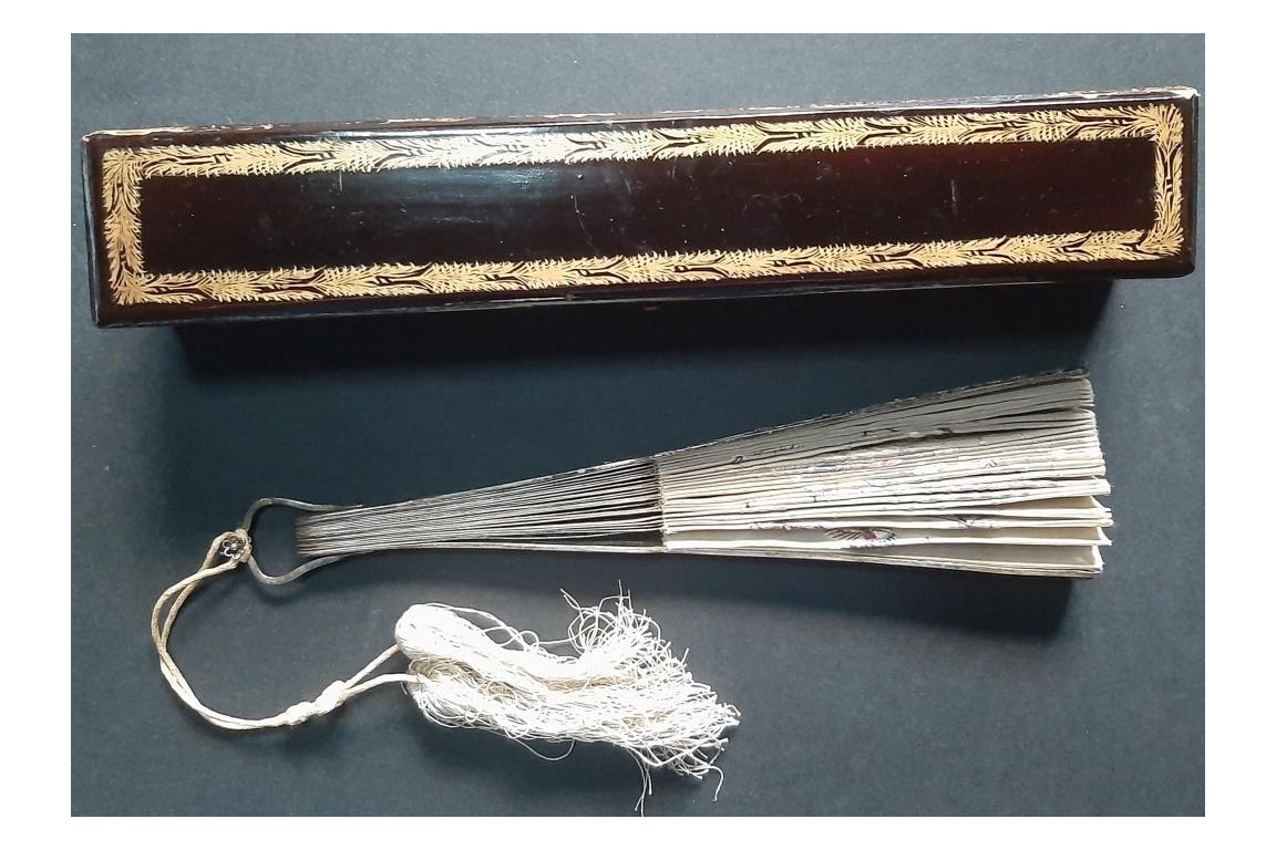 Dragon, fan from China, 19th century