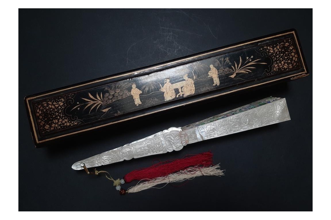 Nacre de Canton, éventail chinois XIXe siècle