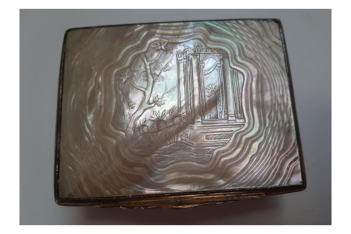 Architecture, 18th-century snuffbox