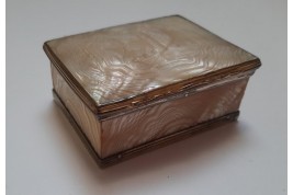 Architecture, 18th-century snuffbox