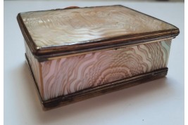 Architecture, 18th-century snuffbox