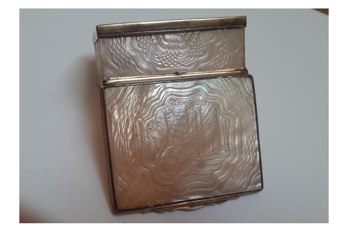 Architecture, 18th-century snuffbox